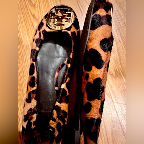 Tory Burch calf hair leopard flats Size 10 - Picture 4 of 6